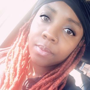 Meet your Posher, Candace